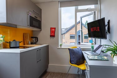 1 bed studio, Cromwell Range, Victoria Park, Manchester, M146FQ - Image 8